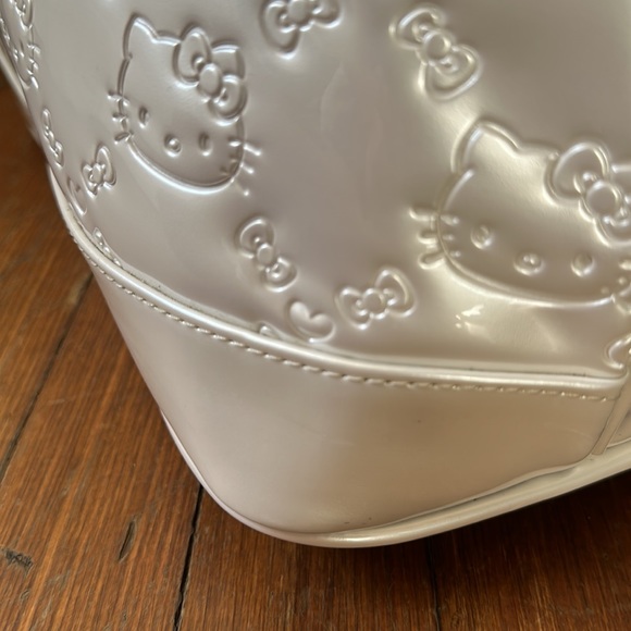 Hello Kitty Pearl Loungefly Designer Tote - Picture 5 of 16